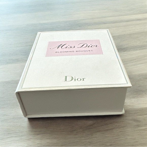 Empty Dior Gift Box - Picture 3 of 4